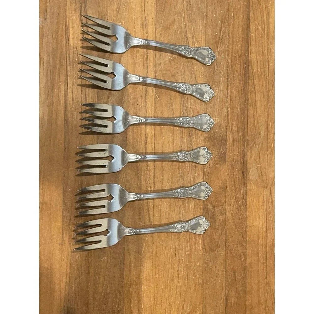 6 Oneida DISTINCTION DELUXE Stainless lunch Forks
